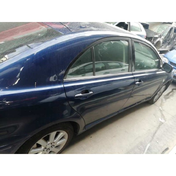 toyota avensis berlina (t25) del año 2004