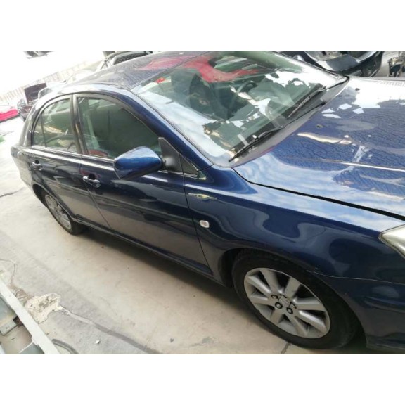toyota avensis berlina (t25) del año 2004