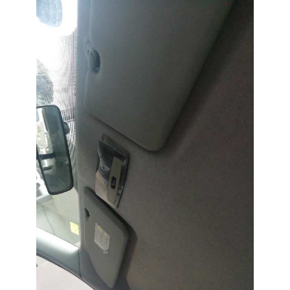 nissan almera tino (v10m) del año 2004