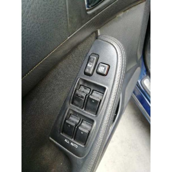 toyota avensis berlina (t25) del año 2004