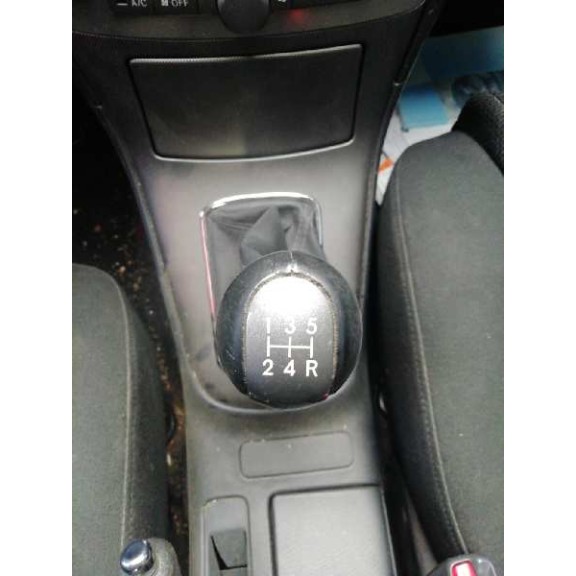 toyota avensis berlina (t25) del año 2004