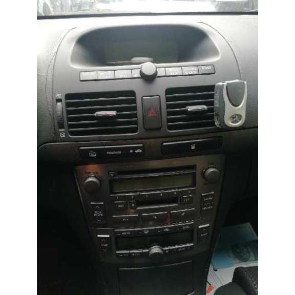 toyota avensis berlina (t25) del año 2004