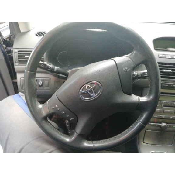 toyota avensis berlina (t25) del año 2004