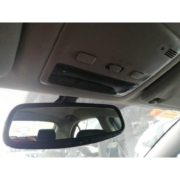 toyota avensis berlina (t25) del año 2004