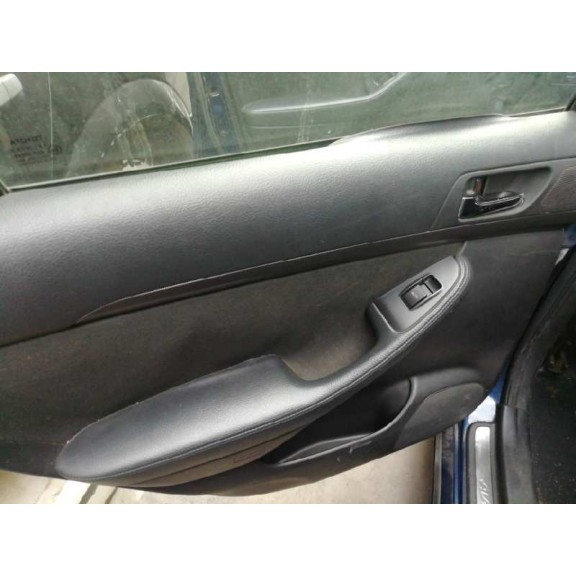 toyota avensis berlina (t25) del año 2004