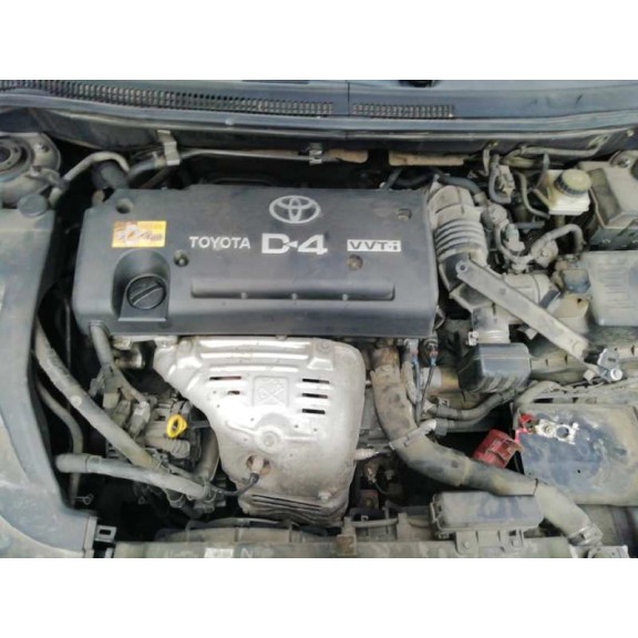 toyota avensis berlina (t25) del año 2004