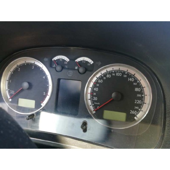 volkswagen bora berlina (1j2) del año 2003