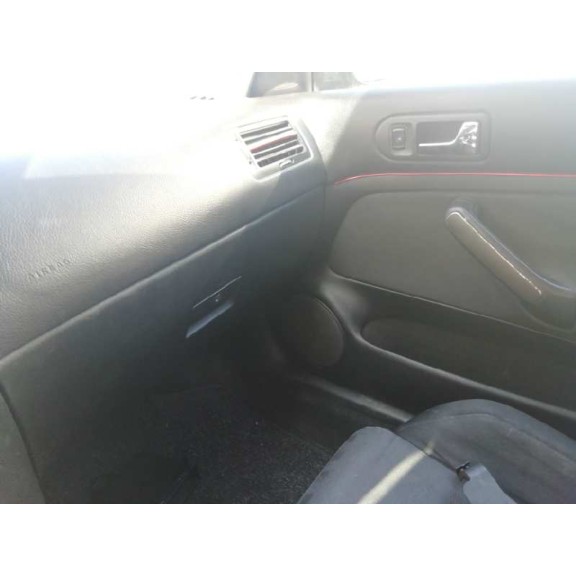 volkswagen bora berlina (1j2) del año 2003