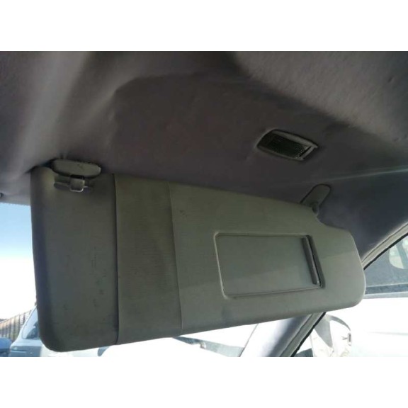 volkswagen bora berlina (1j2) del año 2003