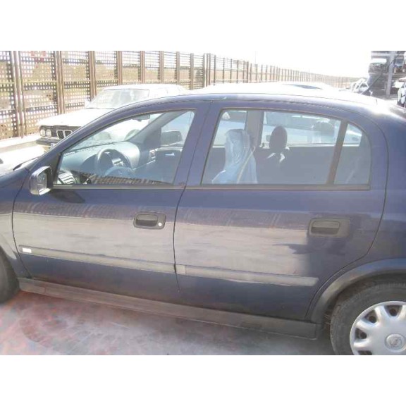 opel astra g berlina del año 2001