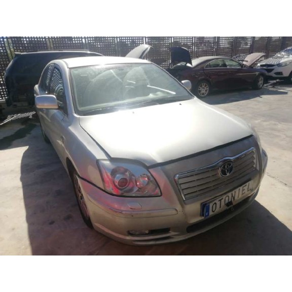 toyota avensis berlina (t25) del año 2004