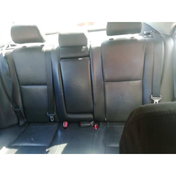 toyota avensis berlina (t25) del año 2004