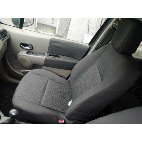 renault modus del año 2004