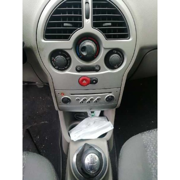 renault modus del año 2004