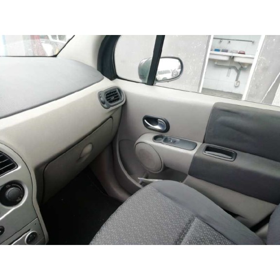 renault modus del año 2004