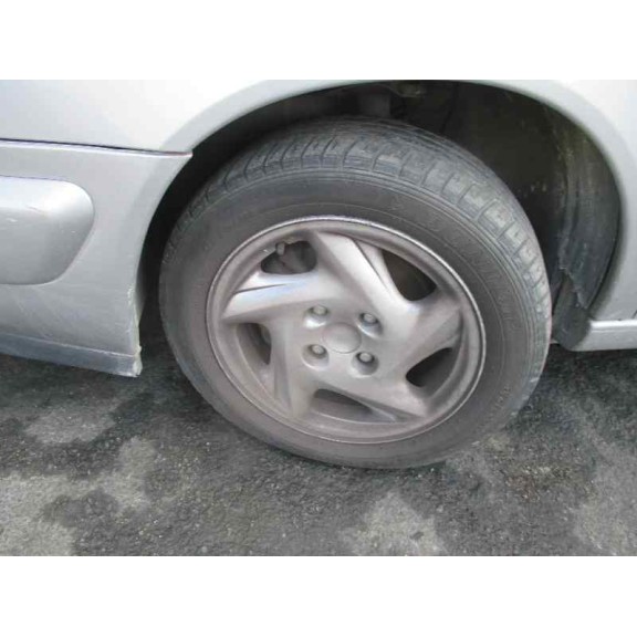 citroën xsara berlina del año 2000