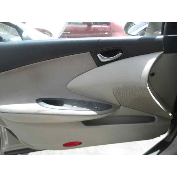 nissan primera berlina (p12) del año 2002