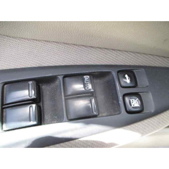 nissan primera berlina (p12) del año 2002