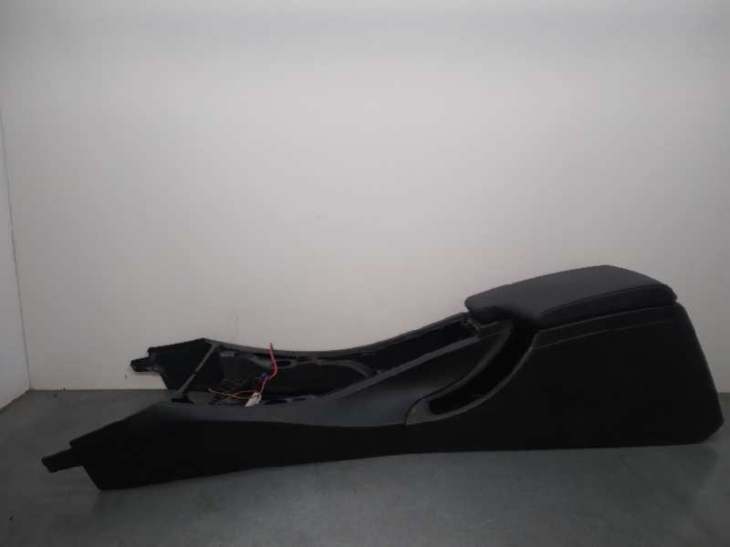 Recambio de apoyabrazos central para bmw serie 3 berlina (e90) 318d referencia OEM IAM 64568581  