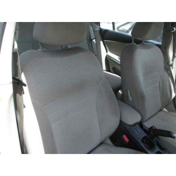 nissan primera berlina (p12) del año 2002