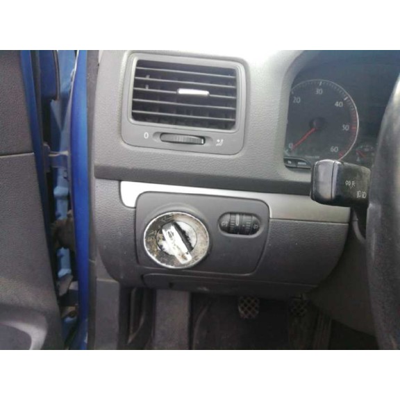 volkswagen golf v berlina (1k1) del año 2004