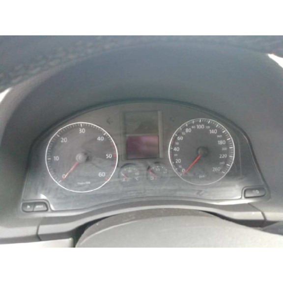 volkswagen golf v berlina (1k1) del año 2004