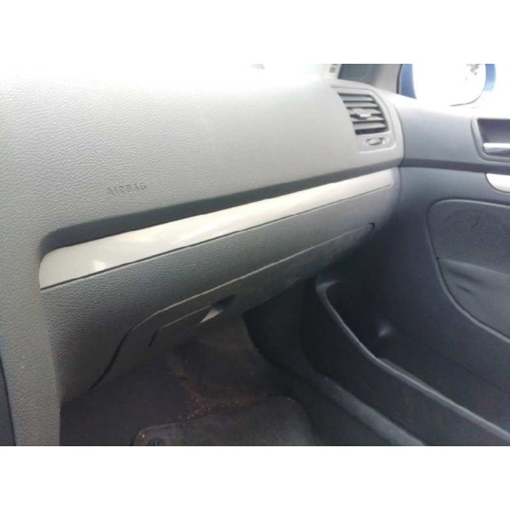 volkswagen golf v berlina (1k1) del año 2004