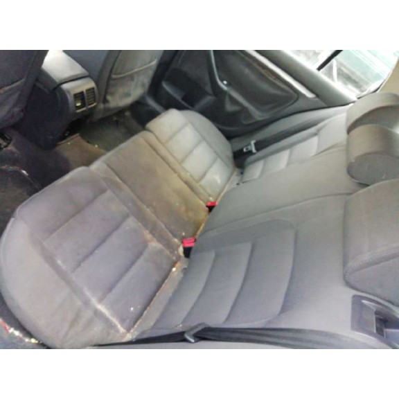 volkswagen golf v berlina (1k1) del año 2004