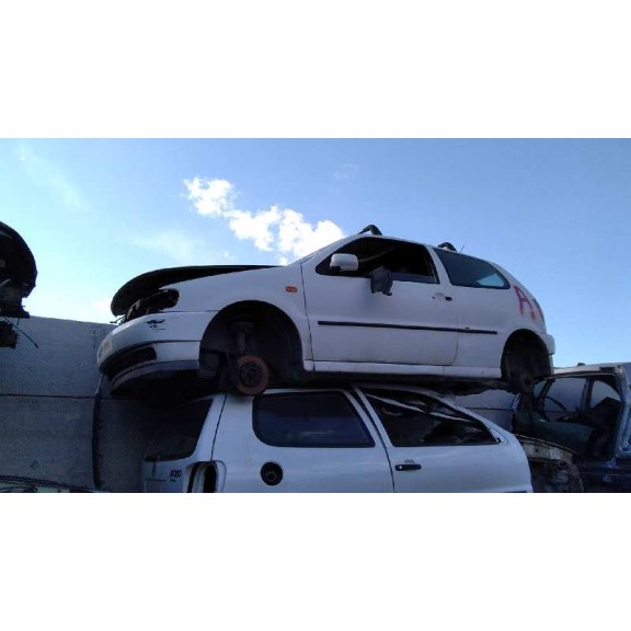 volkswagen polo berlina (6n1) del año 1996