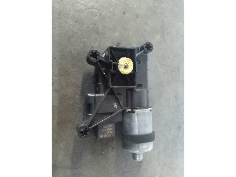 Recambio de motor techo electrico para peugeot 308 premium referencia OEM IAM 0390200075  