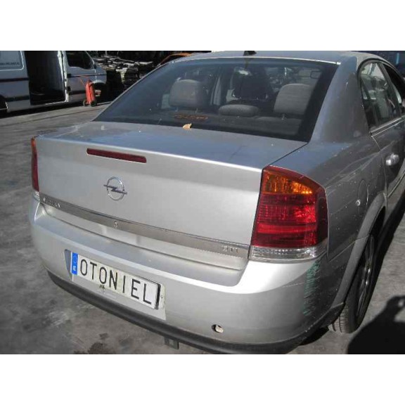 opel vectra c berlina del año 2002