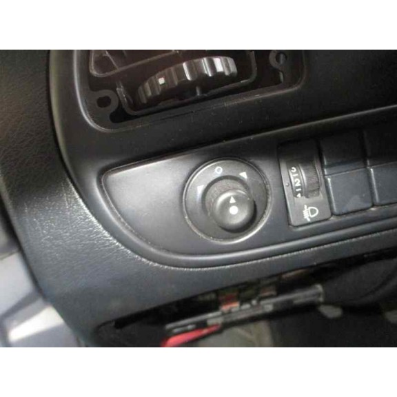 citroën xsara berlina del año 2001