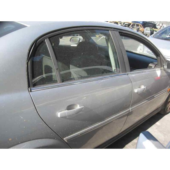 opel vectra c berlina del año 2002