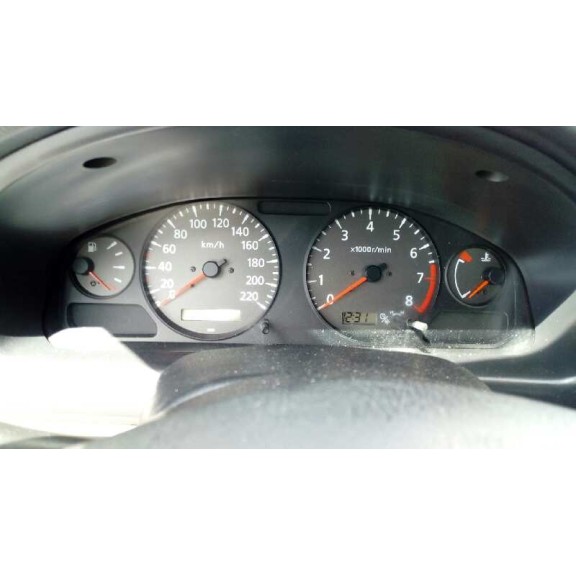 nissan almera (n16/e) del año 2001