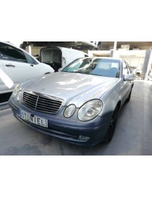 mercedes-benz clase e (w211) berlina del año 2002