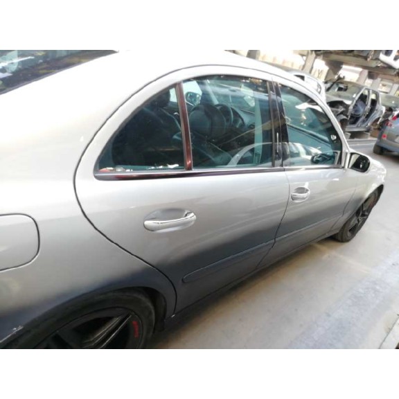 mercedes-benz clase e (w211) berlina del año 2002