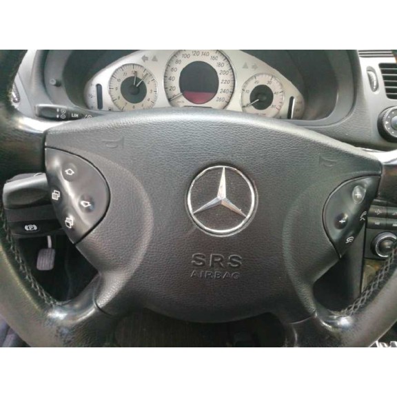 mercedes-benz clase e (w211) berlina del año 2002