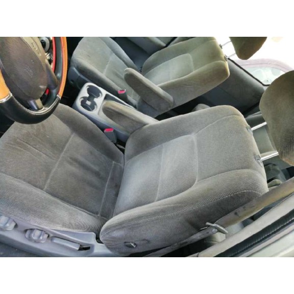 kia carnival ii del año 2003