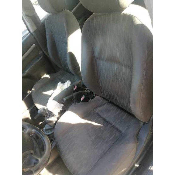 ford focus berlina (cak) del año 2003