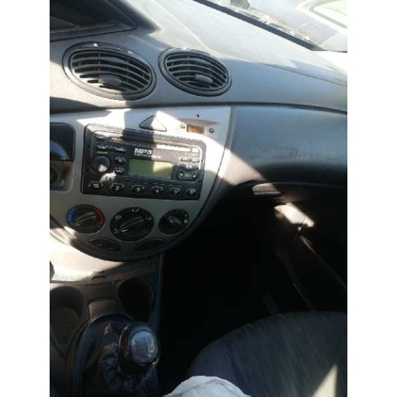 ford focus berlina (cak) del año 2003