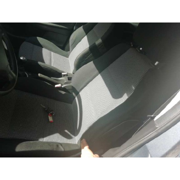 peugeot 307 berlina (s2) del año 2005