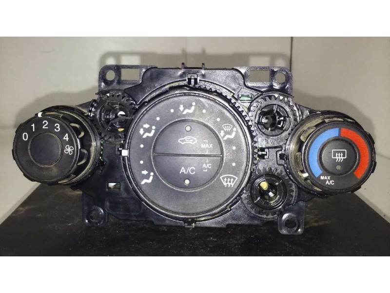 Recambio de mando climatizador para ford fiesta (ccn) champions edition referencia OEM IAM E1064277B08121208001  