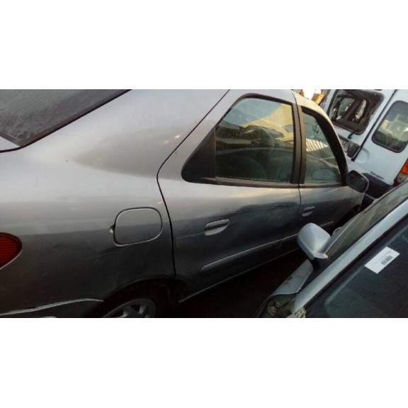 citroën xsara berlina del año 2000