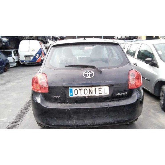 toyota auris del año 2010