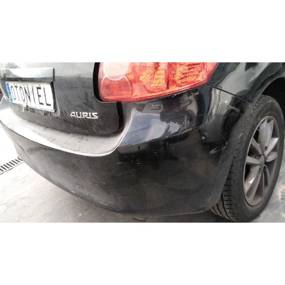 toyota auris del año 2010