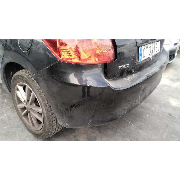 toyota auris del año 2010