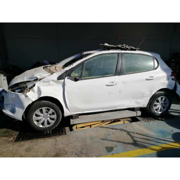 peugeot 208 del año 2015