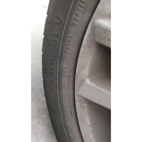 toyota auris del año 2010