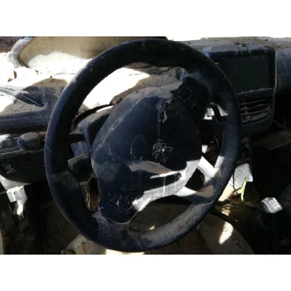 peugeot 208 del año 2015