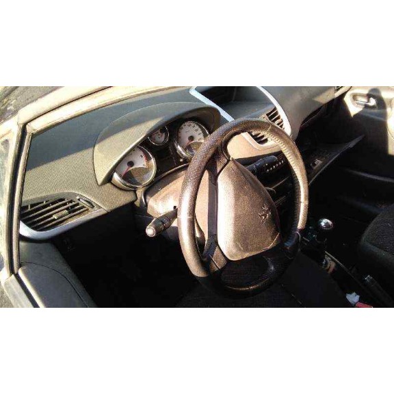 toyota auris del año 2010